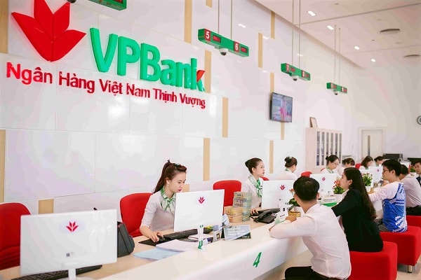 lợi nhuận hợp nhất trước và sau thuế của VPBank trong năm 2017 đạt gần 65%, tương đương 8.126 tỷ đồng và 6.438 tỷ đồng.