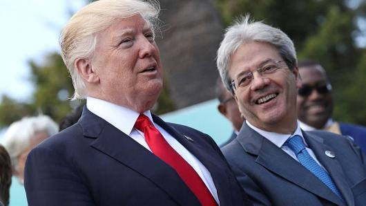 Tổng thống Mỹ Donald Trump (L) và Thủ tướng Ý Paolo Gentiloni 