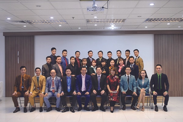 p/Các nhà phân phối vững tin vào sự phát triển bền vững của Vina link Group trong năm 2018 (Ảnh: Đại diện hệ thống Nhà phân phối khu vực phía Nam)