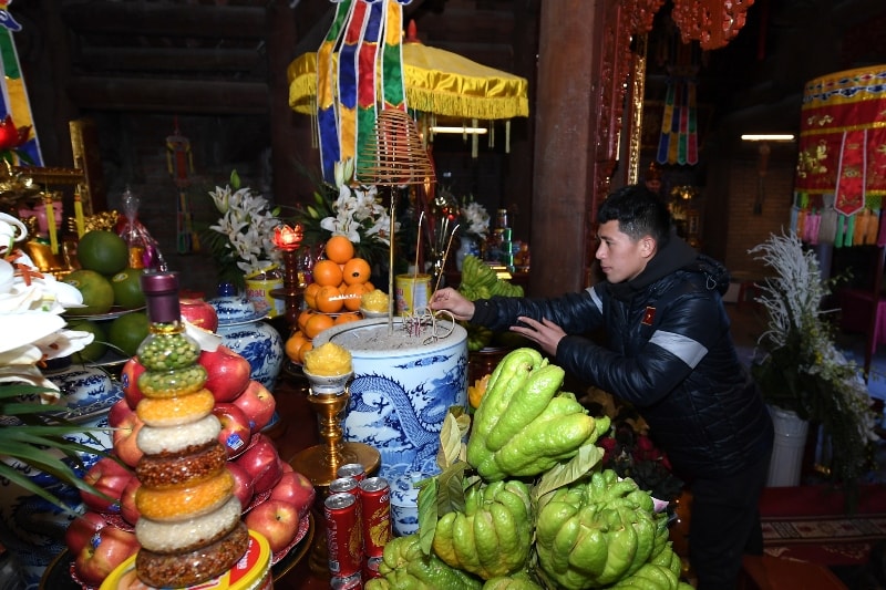 Các cầu thủ dâng hương, nguyện cầu bình an tại khu văn hoá tâm linh Fansipan