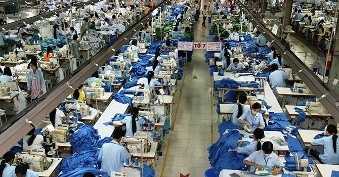 Dệt và may mặc tiếp tục là một trong những mặt hàng có đóng góp lớn vào kim ngạch xuất khẩu.