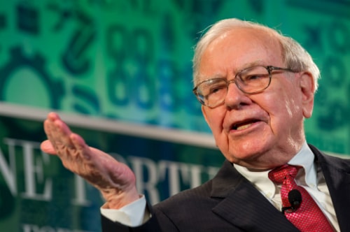 Tỷ phú Warren Buffett ủng hộ quan điểm đầu tư dài hạn.