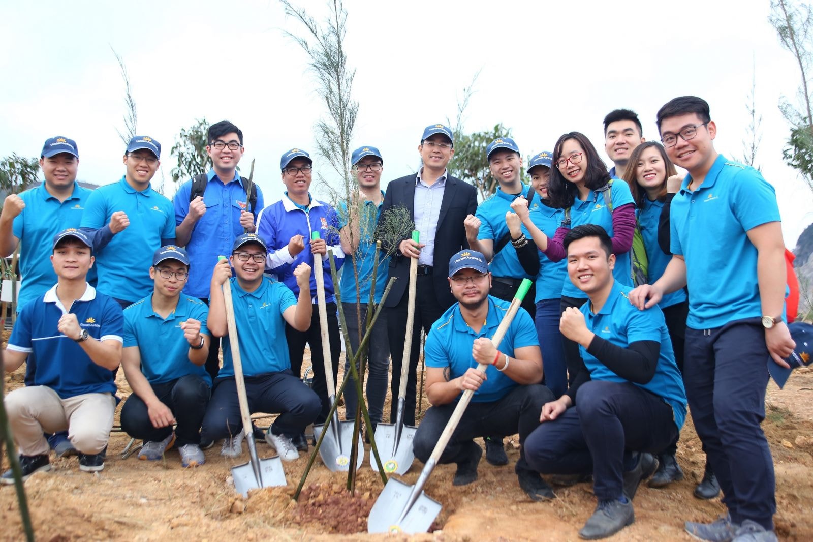 Vietnam Airlines cùng cả nước góp phần bảo vệ môi trường và nâng cao ý thức của người dân, kiến tạo và thu hút du lịch xanh, sạch, thân thiện cho du khách tới du lịch Quảng Ninh. 