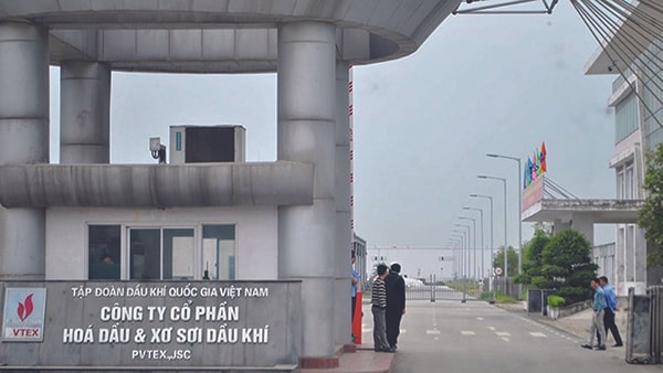 p/Làm ăn thua lỗ khiến PVTex phải dừng vận hành từ ngày 17/9/2015 đến nay, nhiều nhân sự phải nghỉ việc... Năm 2018, lãnh đạo PVN cho biết sẽ là năm quyết định 'số phận' của PVTex và Nhà máy Xơ sợi Đình Vũ. Ảnh: S.T