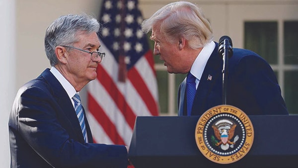 p/Quan điểm chính sách của Tân Chủ tịch FED Jerome Powell gần như không có nhiều khác biệt so với người tiền nhiệm Janet Yellen. Ông Jerome Powell (trái) và Tổng thống Mỹ Donald Trump (phải). Ảnh: AP