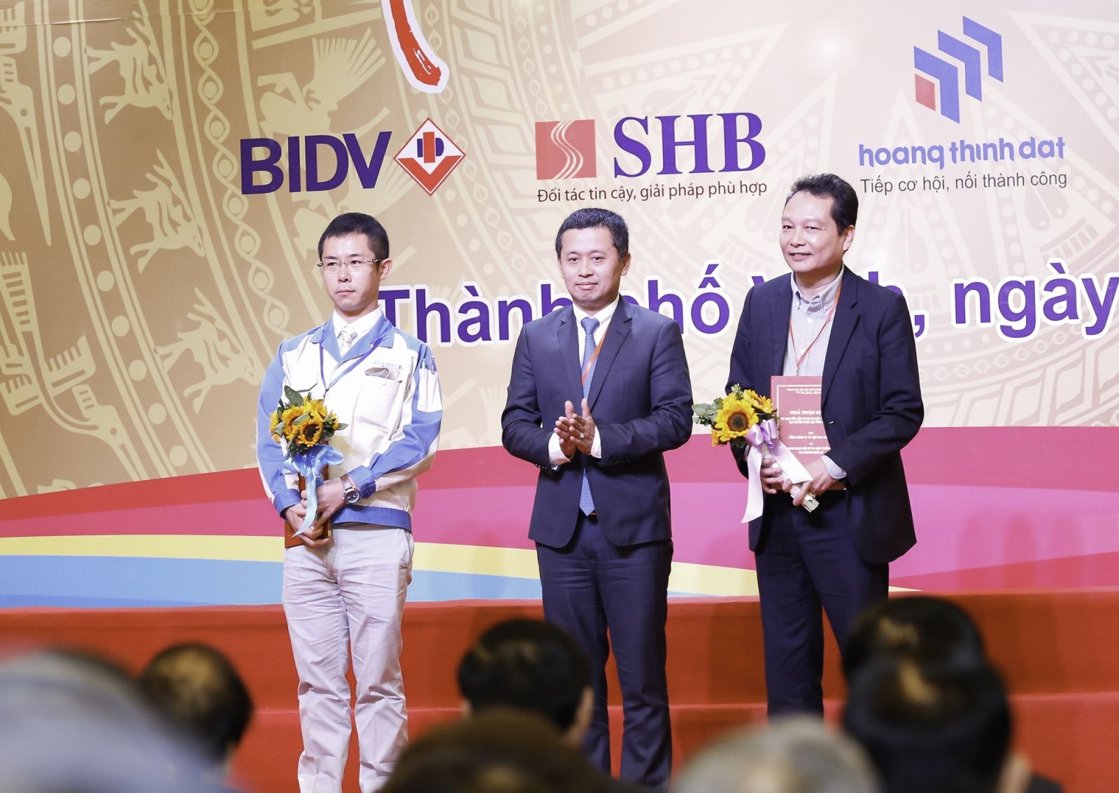 Các Doanh nghiệp