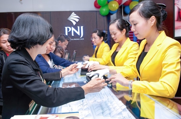 Sáng nay giá vàng miếng SJC được niêm yết tại Công ty CP Vàng bạc Đá quý Phú Nhuận- PNJ ở khu vực TP.HCM, Đà Nẵng và Cần Thơ ở mức 36,57- 36,75 triệu đồng mỗi lượng.