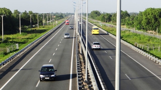 ông Mai Tiến Dũng - Bộ trưởng, Chủ nhiệm Văn phòng Chính phủ đã nhắc nhở Bộ GTVT về nhiệm vụ xây dựng 1km đường cao tốc mẫu. Ảnh minh họa.