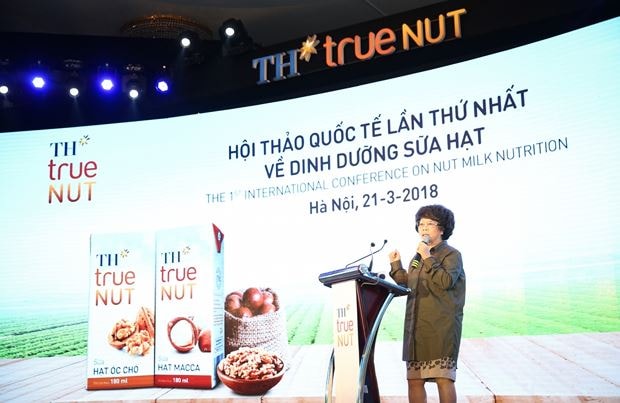 Bà Thái Hương-Nhà sáng lập và tư vấn của Tập đoàn TH phát biểu tại Hội nghị