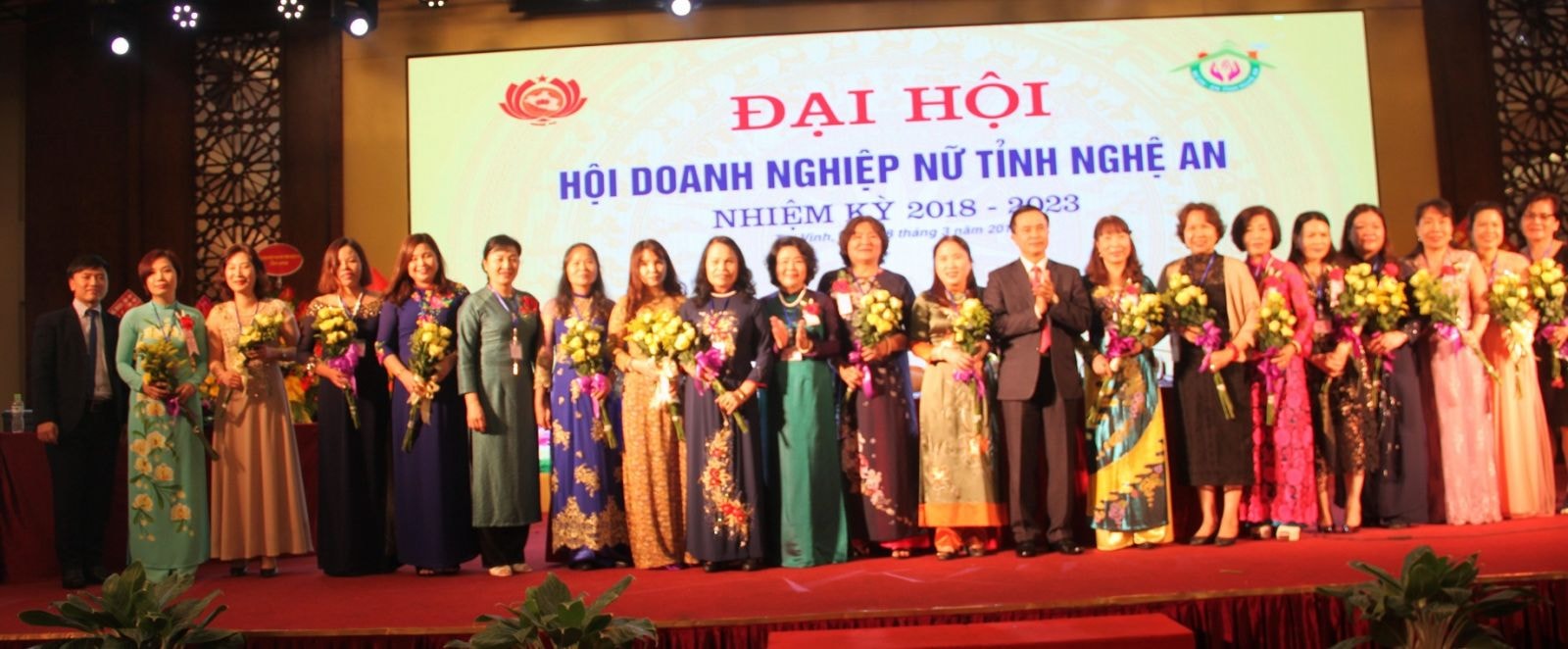 BCH Hội doanh nghiệp nữ tỉnh Nghệ An nhiệm kỳ 2018 - 2023 ra mắt đại hội