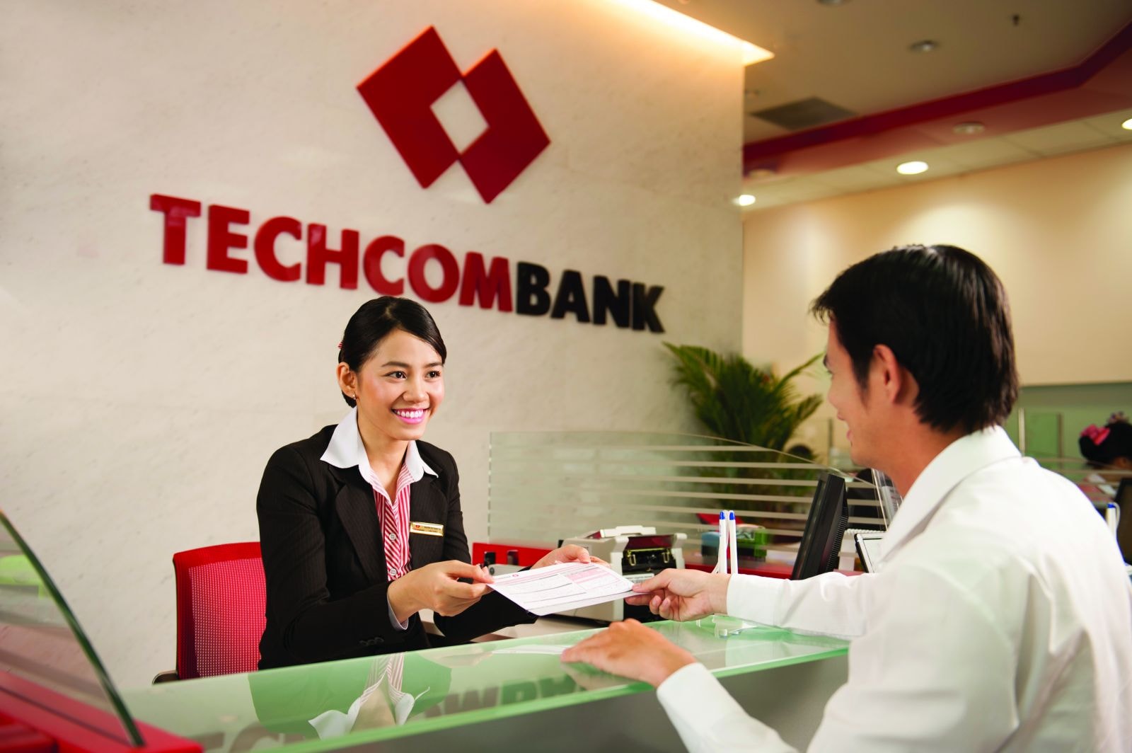 Techcombank được duy trì xếp hạng tín nhiệm ngân hàng ở mức BB-