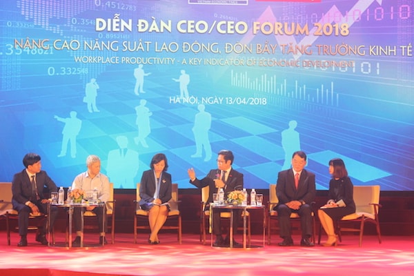 TS. Vũ Tiến Lộc- Chủ tịch VCCI trong vai trò điều phối tại Diễn đàn CEO 2018.