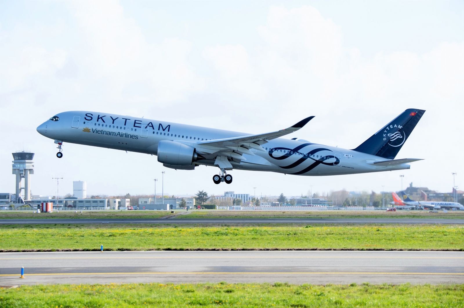 Máy bay A350 sẽ mang thương hiệu SkyTeam và Vietnam Airlines