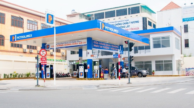 báo cáo hợp nhất, lợi nhuận sau thuế toàn Petrolimextập đoàn này lại “bốc hơi” 72,1 tỷ đồng, tổng tài sản giảm 4.782,3 tỷ đồng (tương ứng giảm 7%) và vốn chủ sở hữu giảm 875,4 tỷ đồng (tương ứng giảm 4%).