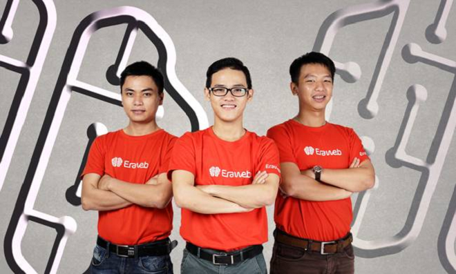 Từ trái qua, Mai Như Chiến, Lê Văn, Nguyễn Thanh Phú – Ba nhà đồng sáng lập công ty Erabit, đơn vị chủ quản của Eraweb, top 25 Startup Việt 2017