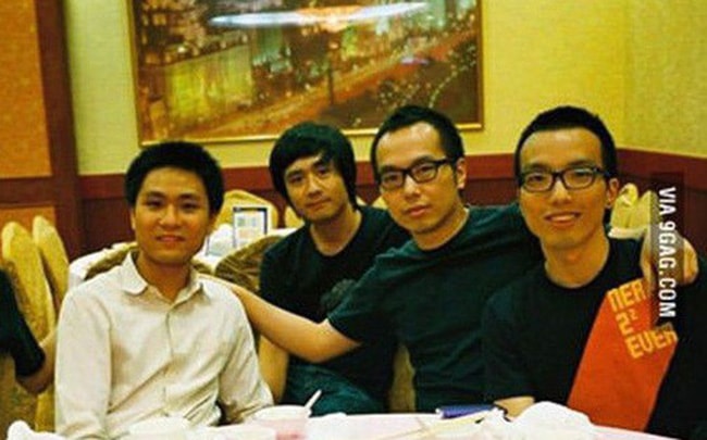 Từ trái qua phải: Marco Fung, Derek Chan, Brian Yu, Ray Chan và Chris Chan (trong đó 3 chàng trai họ Chan là anh em ruột).