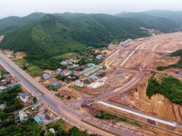 Đất Vân Đồn đang lên 