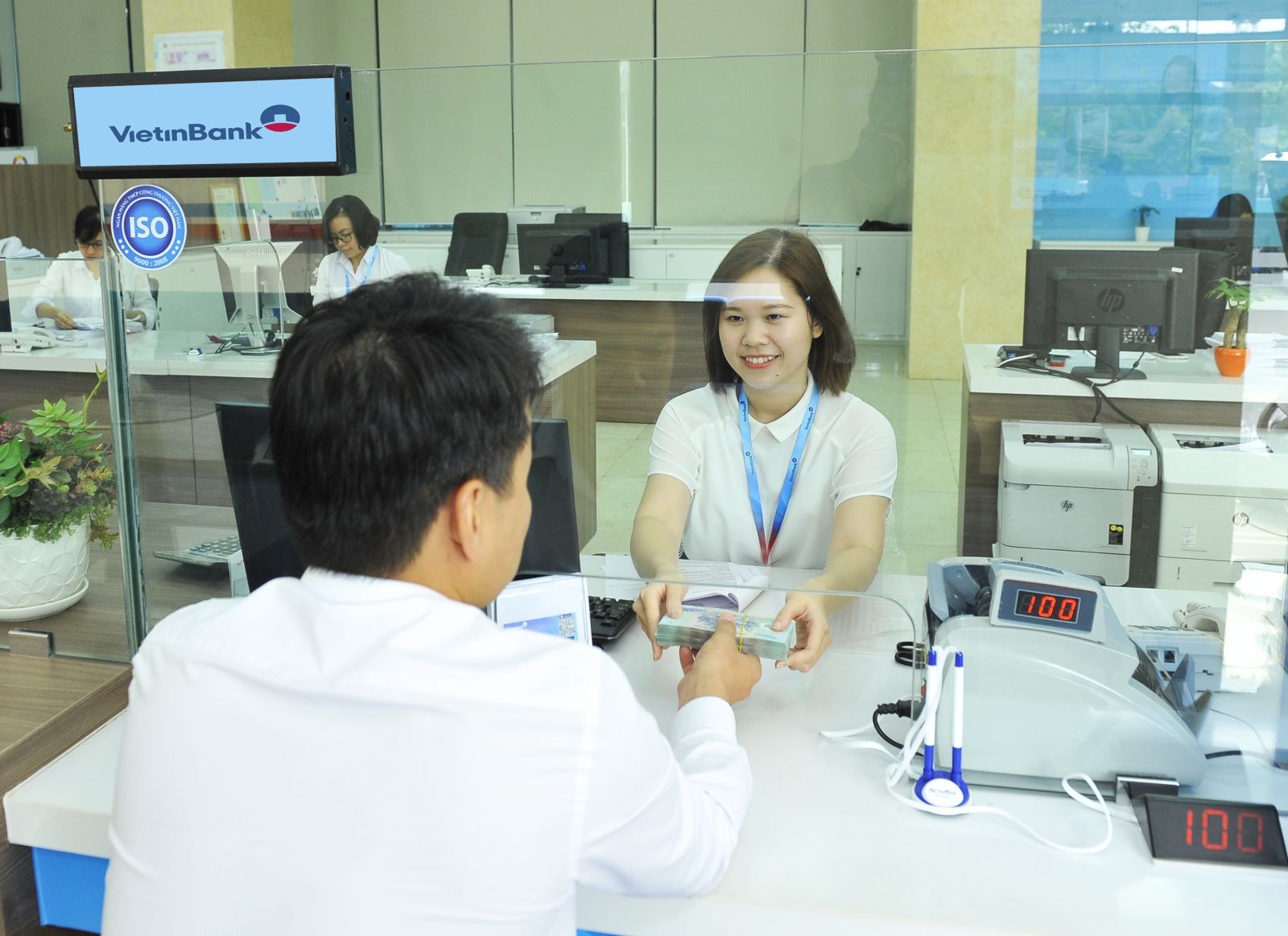 Khách hàng an tâm thực hiện những kế hoạch về tài chính khi có sự đồng hành của VietinBank