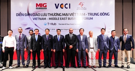 Đại diện VCCI-CN HCM, Đại sứ Việt Nam tại UAEvà Đại sứ UAE tại Việt Nam, cùng đại diện các Tập đoàn, Doanh nghiệp tại Diễn đàn