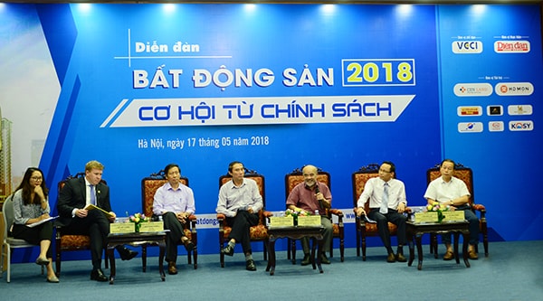 p/Hệ thống pháp luật về bất động sản được quy định tản mạn tại nhiều văn bản do nhiều Bộ, ngành khác nhau ban hành. Ảnh: Quốc Tuấn