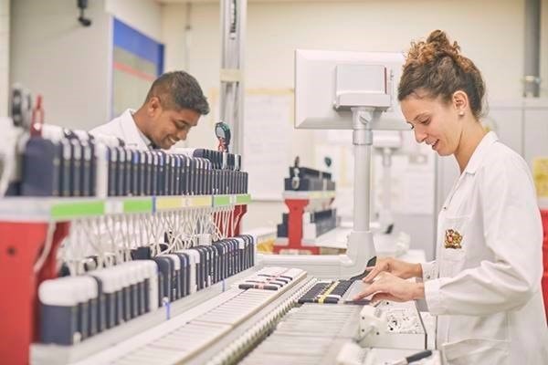 Phòng nghiên cứu dòng sản phẩm không khói thuốc lá tại Nhà máy PMI tại Thụy Sĩ