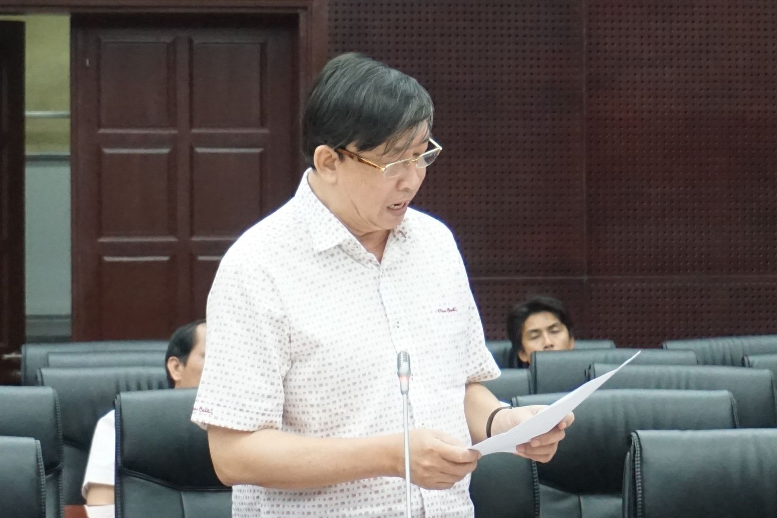 Ông Bùi Văn Tiếng phát biểu tại hội thảo 