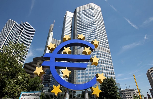 p/ECB đang mua số lượng trái phiếu trị giá 35 tỷ USD mỗi tháng.