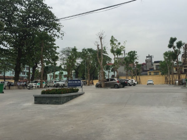 Một góc điểm đỗ xe trên tuyến phố Nhà Thương, phường Cát Dài