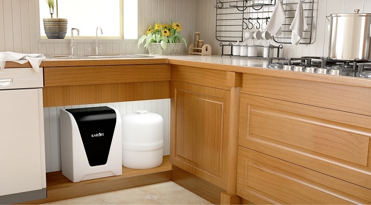 Máy lọc nước Spido S-s156 được thiết kế dạng chân quỳ, để gầm