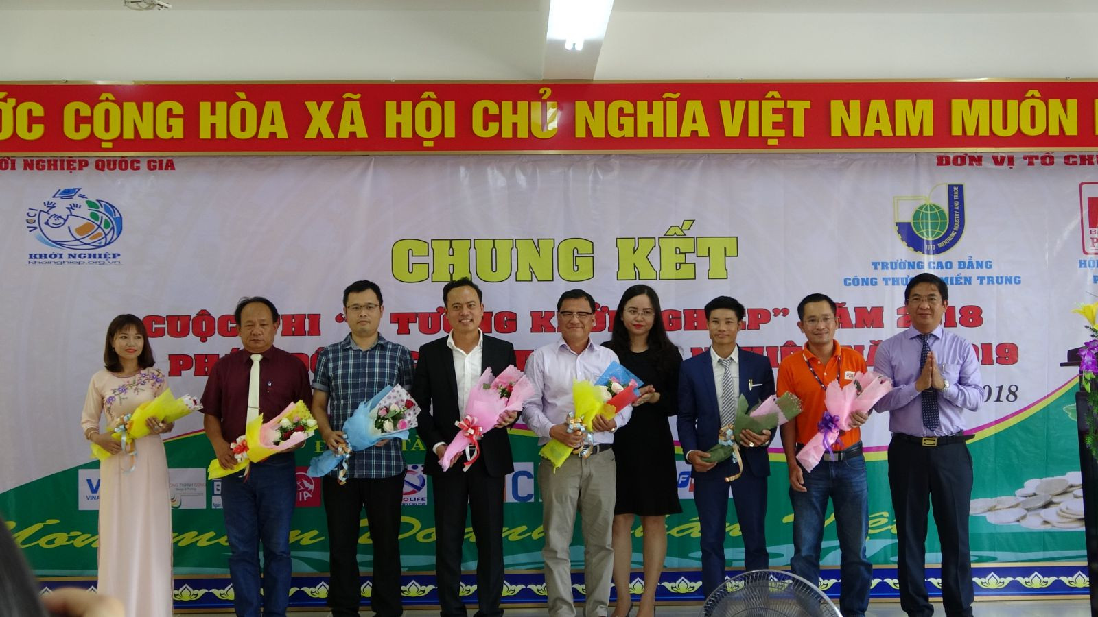 Hội đồng ban giám khảo chung kết cuộc thi ý tưởng khởi nghiệp 