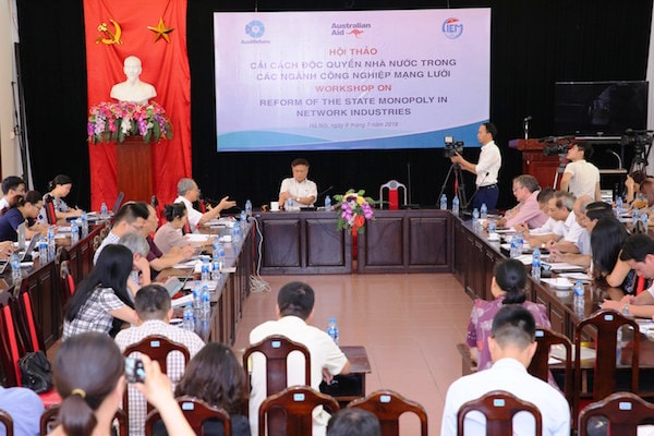 TS. Nguyễn Đình Cung chủ trì Hội nghị