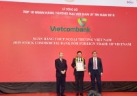 Vietcombank tiếp tục dẫn đầu top 10 ngân hàng uy tín nhất Việt Nam