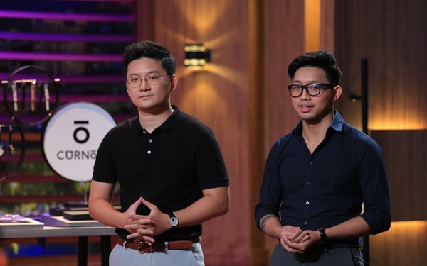 Thương vụ gọi vốn của Startup đồng hồ Curnon trên Shark Tank Việt Nam mới đây gây khá nhiều tranh cãi trong cộng đồng khởi nghiệp và giới chơi đồng hồ. Chúng tôi xin đăng tải dưới đây một số chia sẻ về đồng hồ của anh Nguyễn Trí Tuệ, người từng phỏng vấn các đại diện của các thương hiệu đồng hồ lớn trên thế giới từ Thuỵ Sỹ như thương hiệu trong nhóm Big Three (Vacheron Constantin, Patek Philippe, Audemars Piguet) cũng như các thương hiệu micro-brand như Sevenfriday…