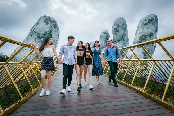 Cầu Vàng Sun World Ba Na Hills đang trở thành điểm đến không thể bỏ qua khi du khách đến với Thành phố đáng sống - Đà Nẵng