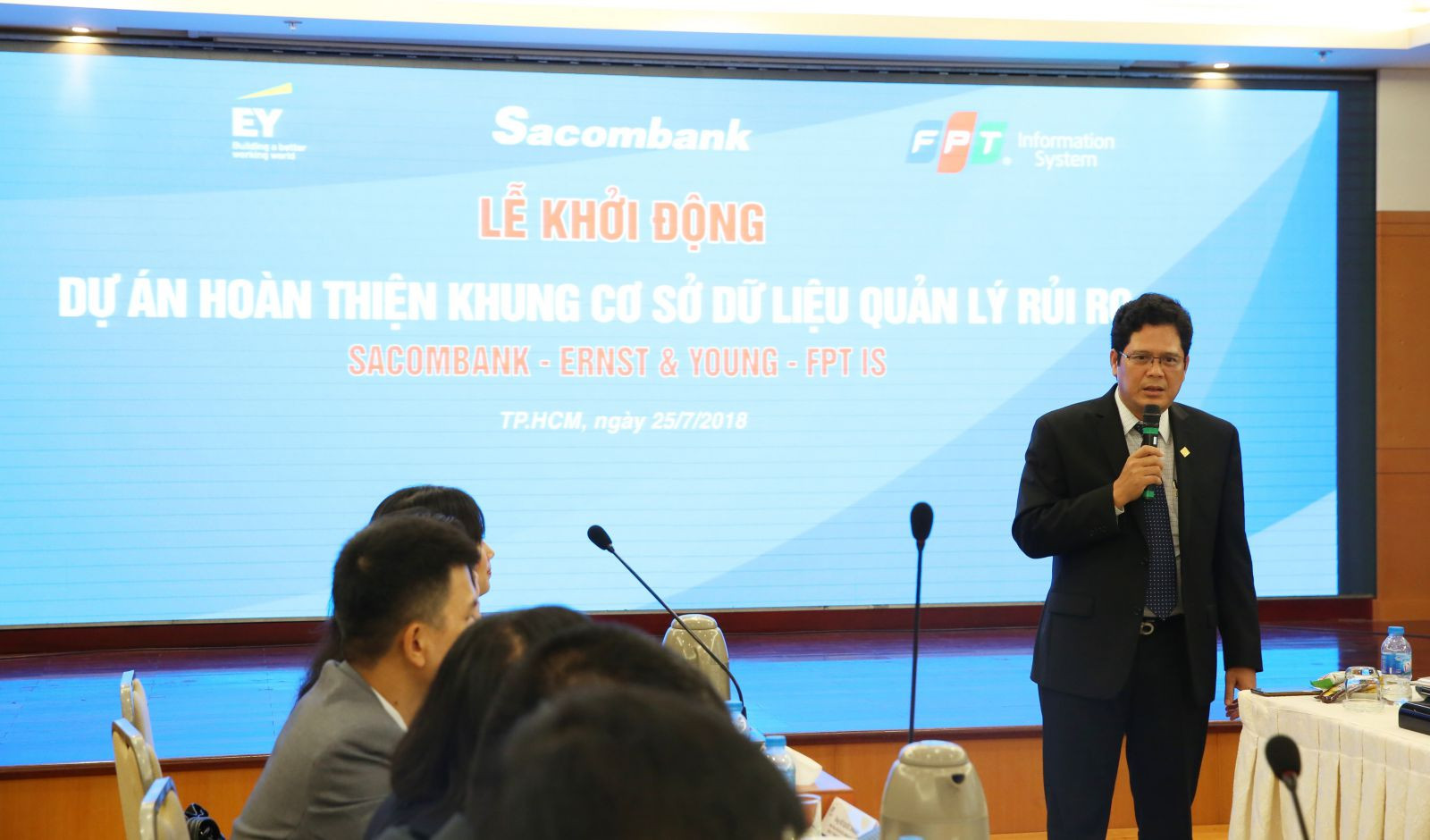 Ông Lê Văn Ron – Phó Tổng giám đốc Sacombank kiêm Giám đốc dự án.