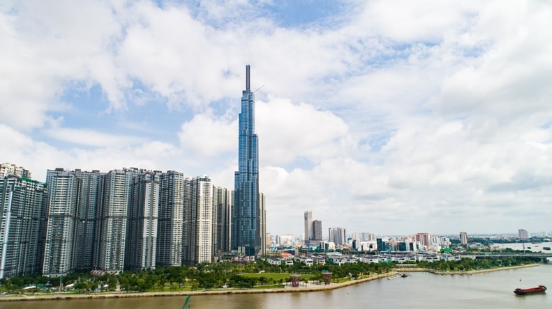 Vincom Center Landmark 81 gồm 01 tầng hầm và 05 tầng nổi nằm trong tòa tháp Landmark 81 cao nhất Việt Nam