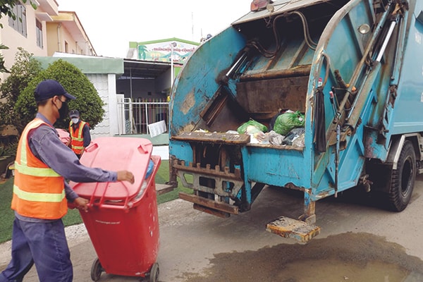 p/Cần Thơ đang lúng túng trong việc vận động người dân phân loại rác tại nguồn.