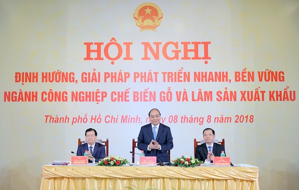 Thủ tướng chủ trì Hội nghị “Định hướng, giải pháp phát triển nhanh, bền vững ngành công nghiệp chế biến gỗ và lâm sản xuất khẩu”.