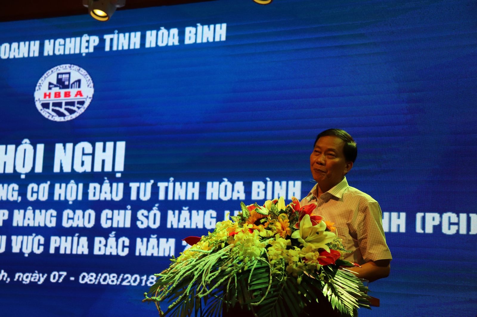 Ông Hoàng Quang Phòng - Phó Chủ tịch Phòng Thương Mại và Công nghiệp Việt Nam tại Hội nghị “Giới thiệu tiềm năng, cơ hội đầu tư tỉnh Hòa Bình và chia sẻ kinh nghiệm, giải pháp nâng cao chỉ số năng lực cạnh tranh các tỉnh khu vực phía bắc 2018”
