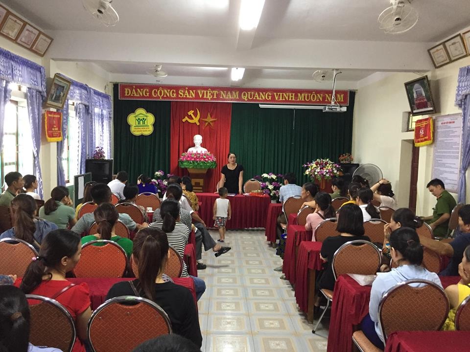 Số lượng hồ sơ nhập học lớn hơn nhiều so với chỉ tiêu, trường Mầm non Tân Giang buộc phải tuyển sinh bằng hình thức bốc thăm