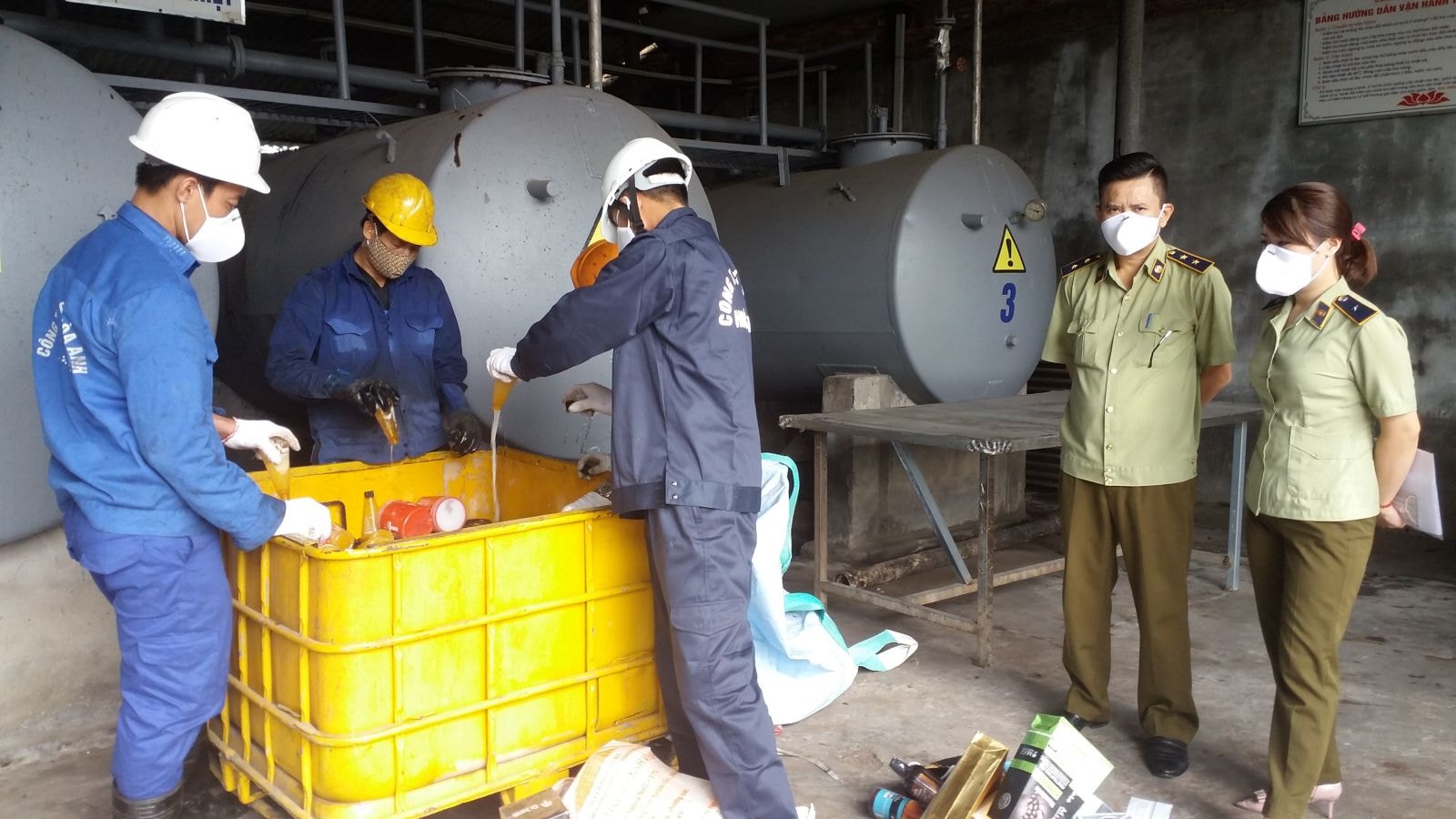 Tiêu hủy số mỹ phẩm không rõ nguồn gốc, xuất xứ