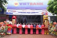 Vietbank dành hàng trăm quà tặng nhân dịp khai trương Phòng giao dịch Láng Hạ