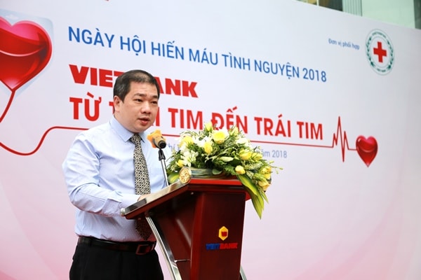 ông Hồ Phan Hải Triều – PTGĐ Vietbank chia sẻ: “Xuyên suốt quá trình hoạt động, Vietbank và tập thể CBNV luôn ý thức được rằng hoạt động kinh doanh hiệu quả luôn đi đôi với các hoạt động thiện nguyện đóng góp cho cộng đồng & xã hội. 