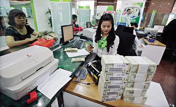 p/Vietcombank là một trong những ngân hàng đang triển khai dịch vụ giao dịch hoán đổi lãi suất và hoán đổi ngoại tệ cho doanh nghiệp.