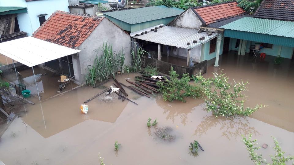 Do ảnh hưởng của hoàn lưu sau bão số 4, nhiều địa phương ở Nghệ An bị ngập nặng do nước lũ dâng cao