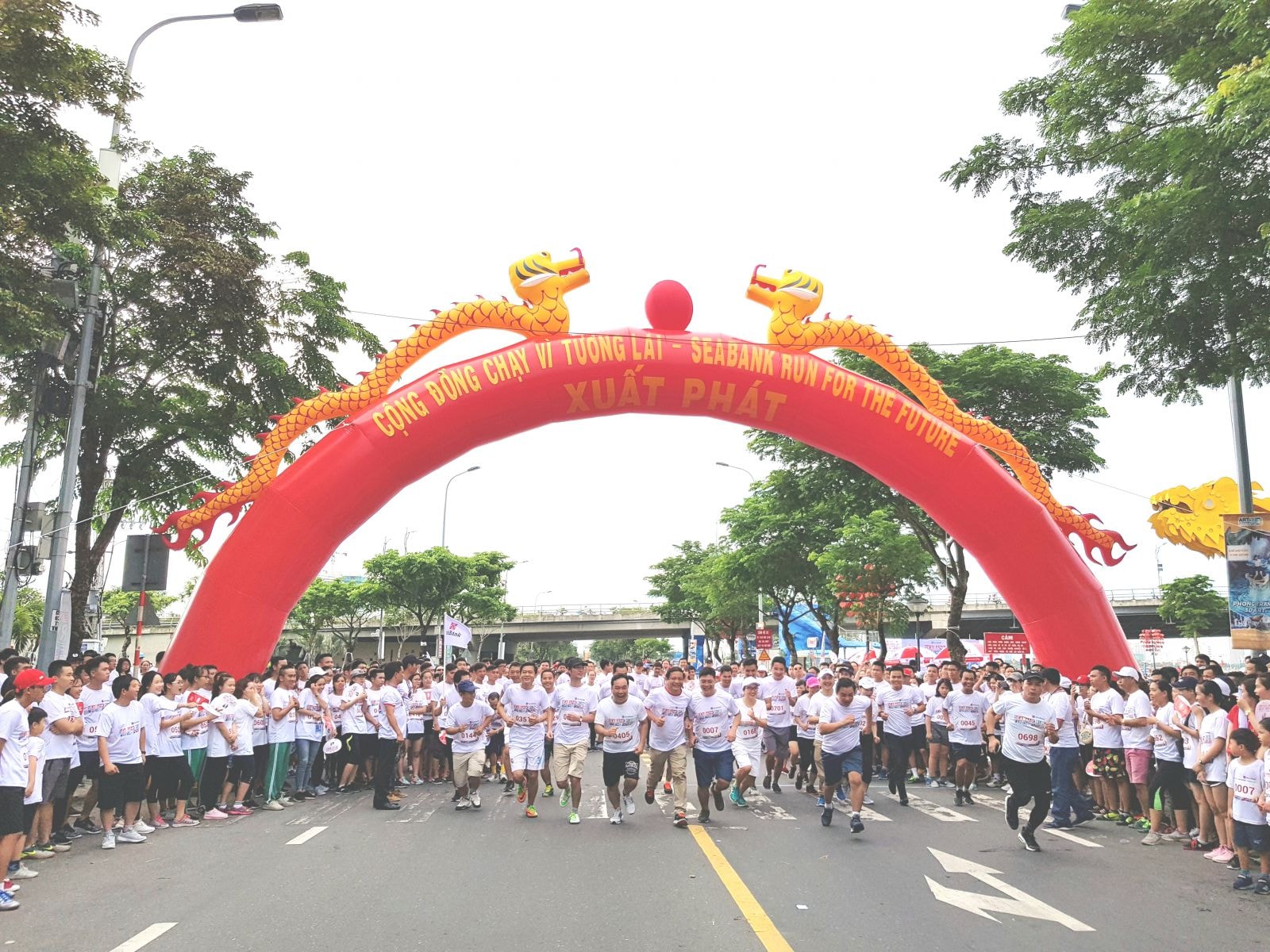 Giải chạy “Cộng đồng chạy vì tương lai - SeABank Run For The Future” thu hút gần 1.000 VĐV tham gia. 