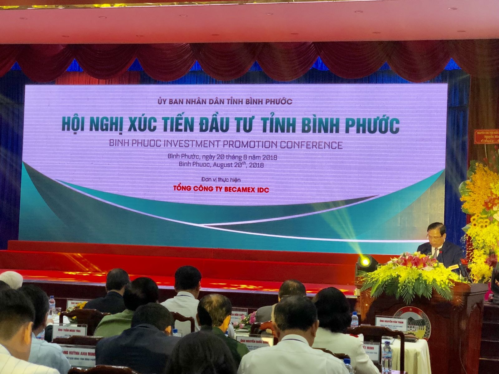 Ông Nguyễn Văn Trăm, Chủ tịch UBND Tỉnh Bình Phước phát triển khai mạc Hội nghị