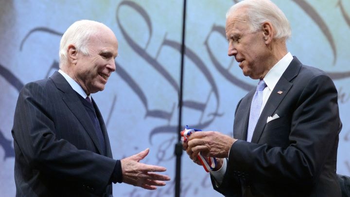 Ông McCain được trao tặng Huân chương Tự do 