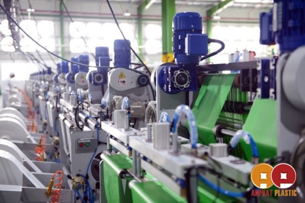 Cổ phiếu chạm đáy, lãnh đạo AAA bán tháo