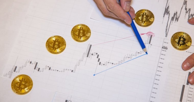 Bitcoin đã bật tăng và vượt qua mốc 7.000USD.